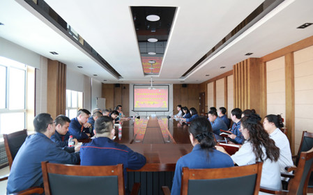 標題：華德牧草公司召開(kāi)2024年全面從嚴治黨工作會(huì )議
瀏覽次數：1315
發(fā)表時(shí)間：2024-04-01