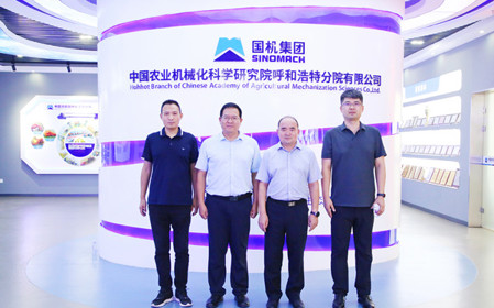標題：山東省農業(yè)機械科學(xué)研究院副院長(cháng)褚幼暉一行來(lái)訪(fǎng)
瀏覽次數：1409
發(fā)表時(shí)間：2024-08-20