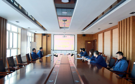 標題：華德牧草公司召開(kāi)2024年黨建工作述職評議會(huì )
瀏覽次數：659
發(fā)表時(shí)間：2025-01-23